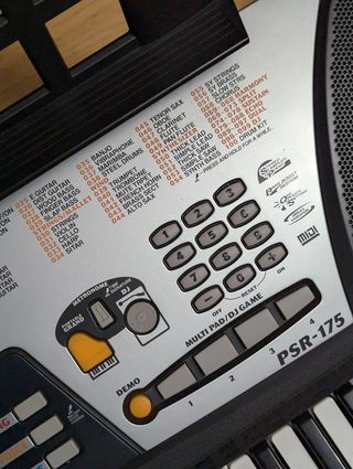 Teclado Yamaha psr 175, piano eléctrico