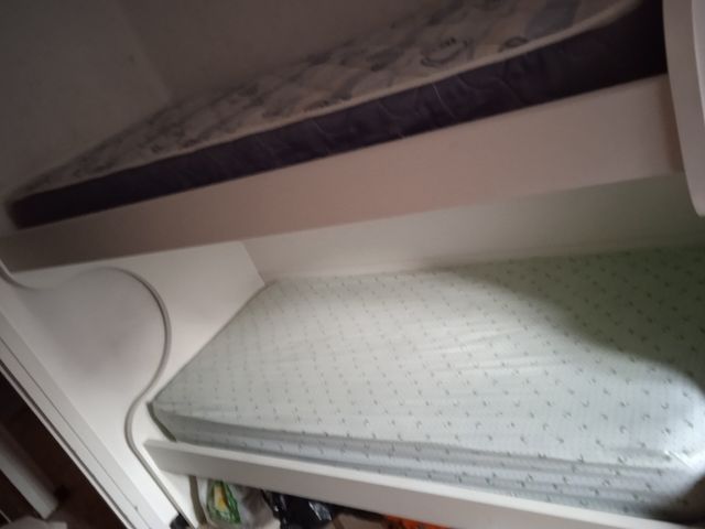 Litera Madera 90 x 90 cm.+ 2 colchones.