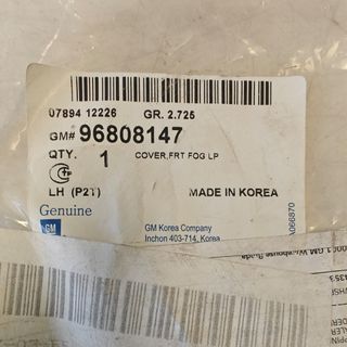 EMBELLECEDOR ANTINIEBLA IZQUIERDO CHEVROLET AVEO