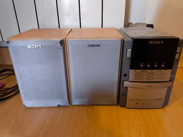 Cadena con altavoces rota para piezas