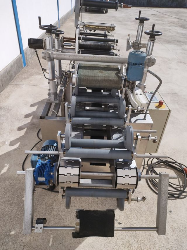 MÁQUINA ETIQUETADO TUBOS CILINDRICOS