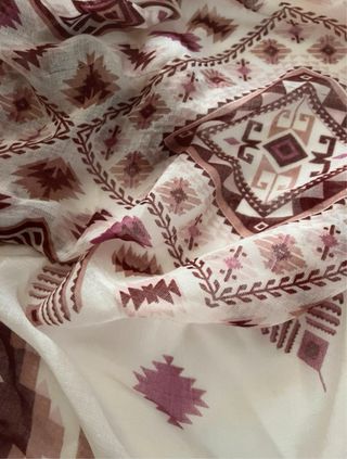 Sciarpa in viscosa con motivo etnico