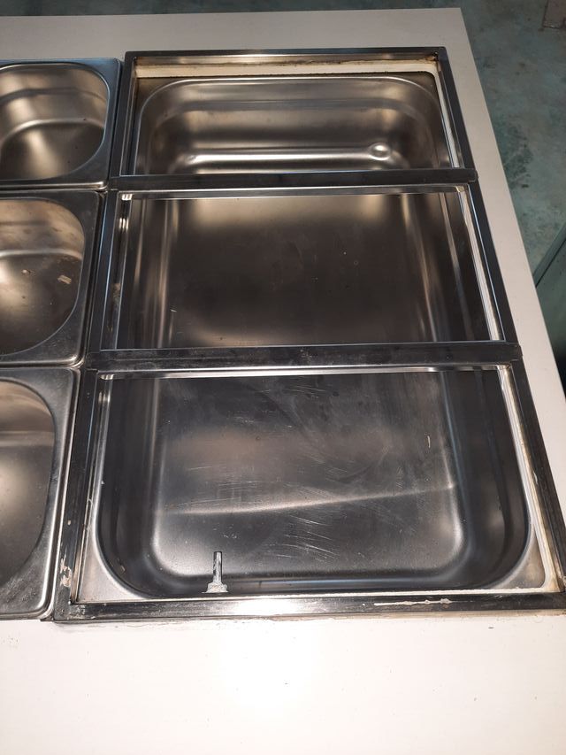 2 VITRINAS DE TOPPINGS Y BAÑO MARIA INOX