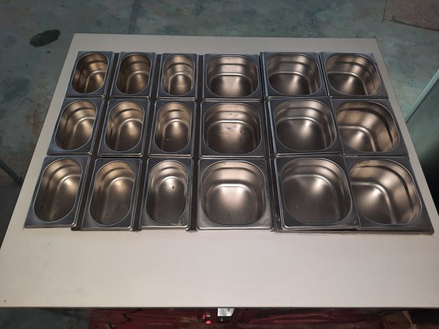 2 VITRINAS DE TOPPINGS Y BAÑO MARIA INOX