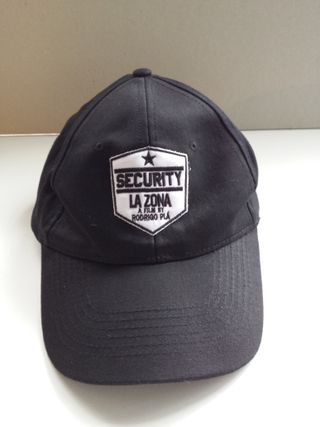 Gorra negra película LA ZONA. R. PLÁ. Seminci