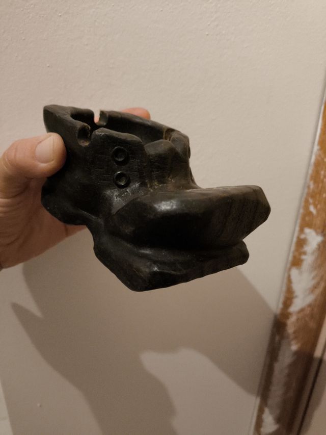 Posacenere in legno a forma di zoccolo