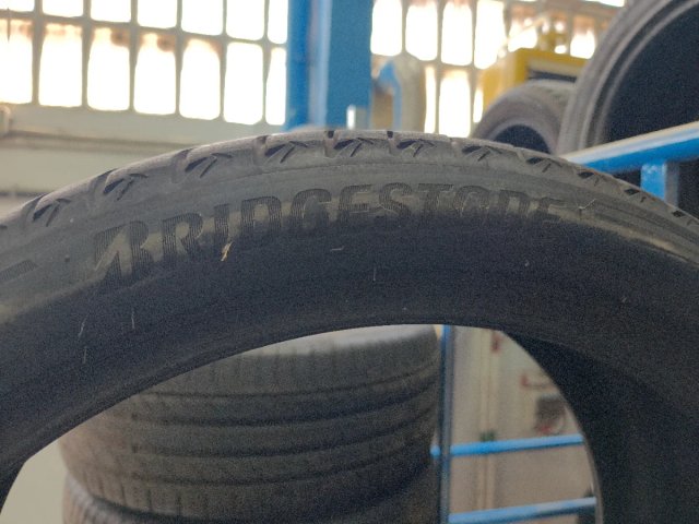 245/40R21 100Y Bridgestone RUNFLAT