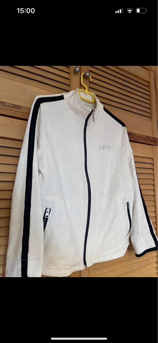 Sudadera blanca con cremallera. John Smith