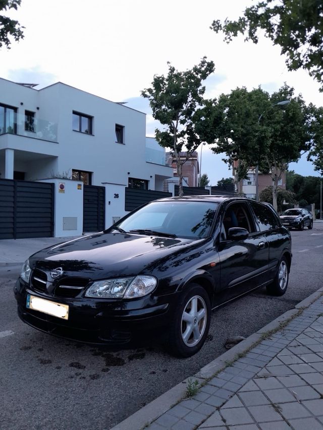 Nissan Almera 2000