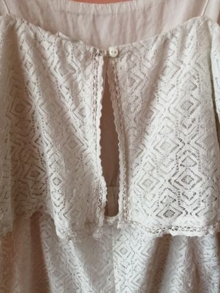Mono short blanco. Talla L. Marca Bershka 