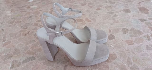 Sandalias de tacón rosa claro