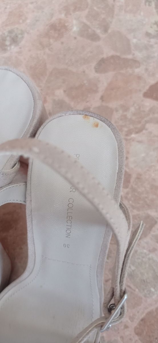 Sandalias de tacón rosa claro