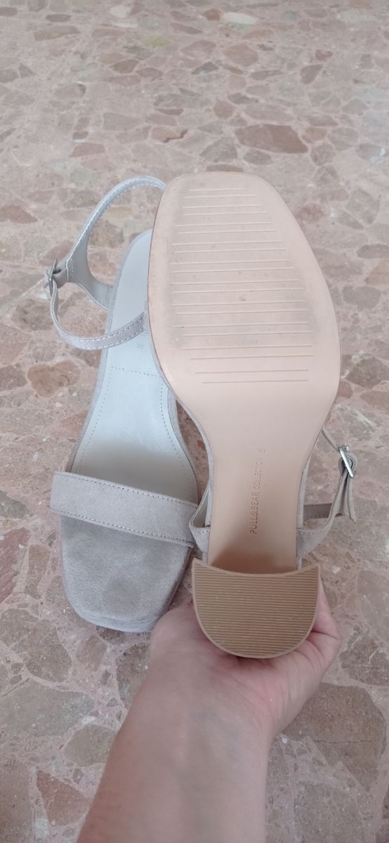 Sandalias de tacón rosa claro