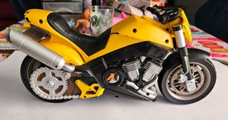 Action Man con la moto