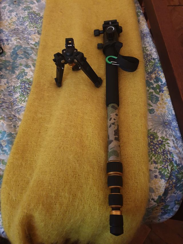 Monopie de NEEWER con cabezal  de bola