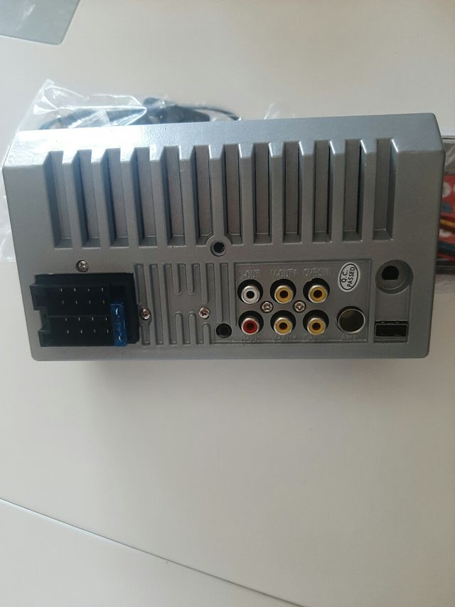 Radio coche con carplay,pantalla tactil.