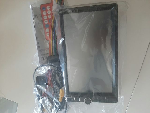 Radio coche con carplay,pantalla tactil.