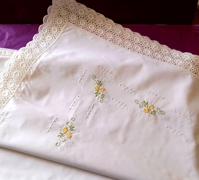 Sábana bordada