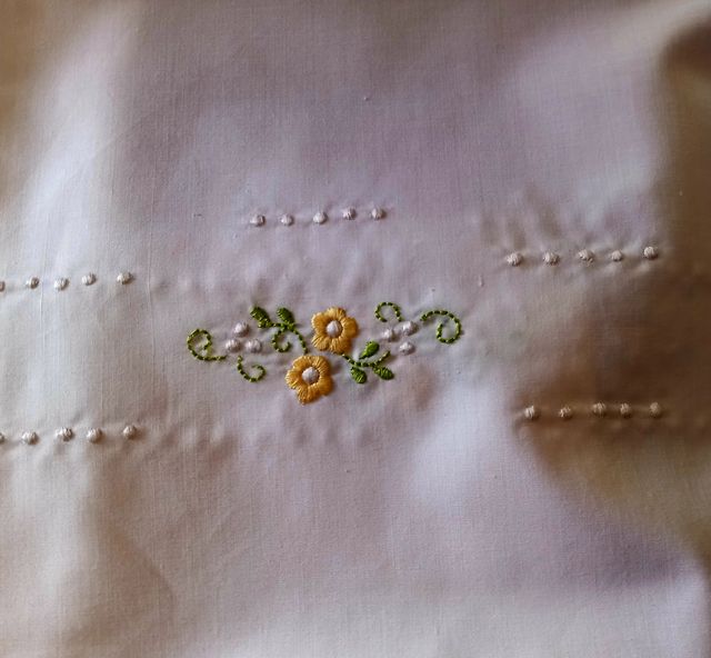 Sábana bordada