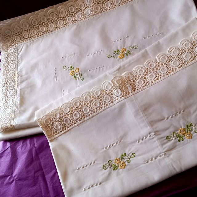 Sábana bordada