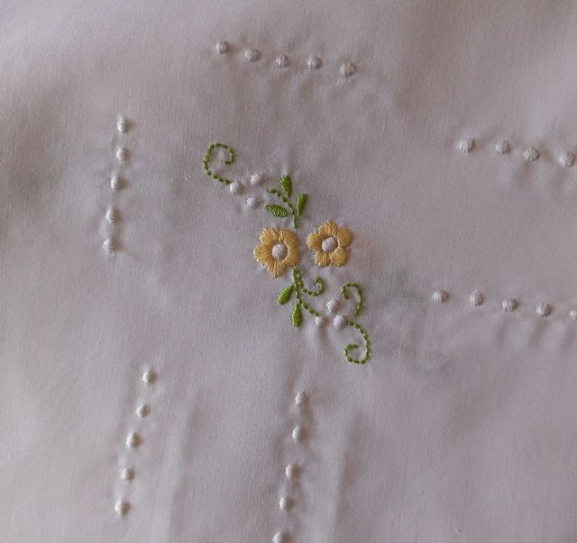 Sábana bordada