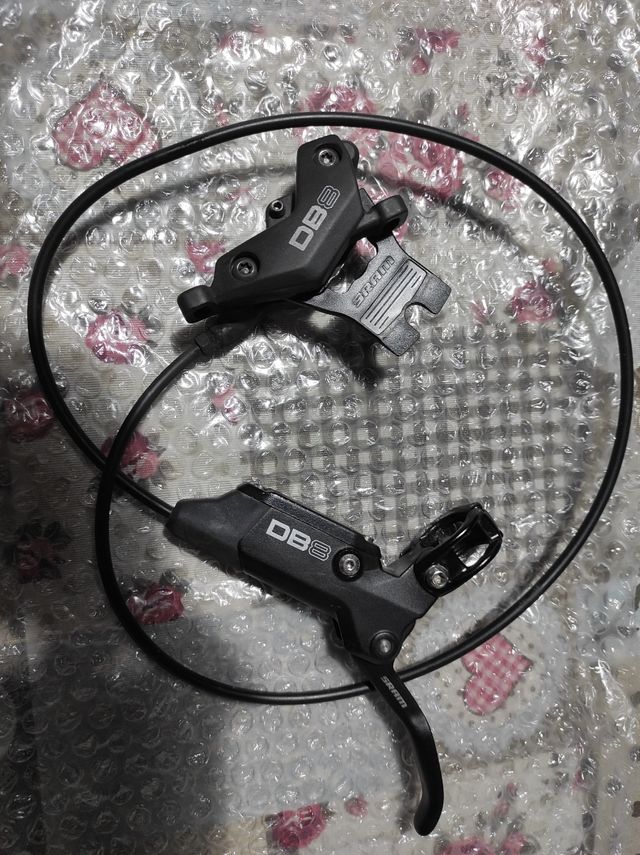 Frenos 4 pistones SRAM DB8