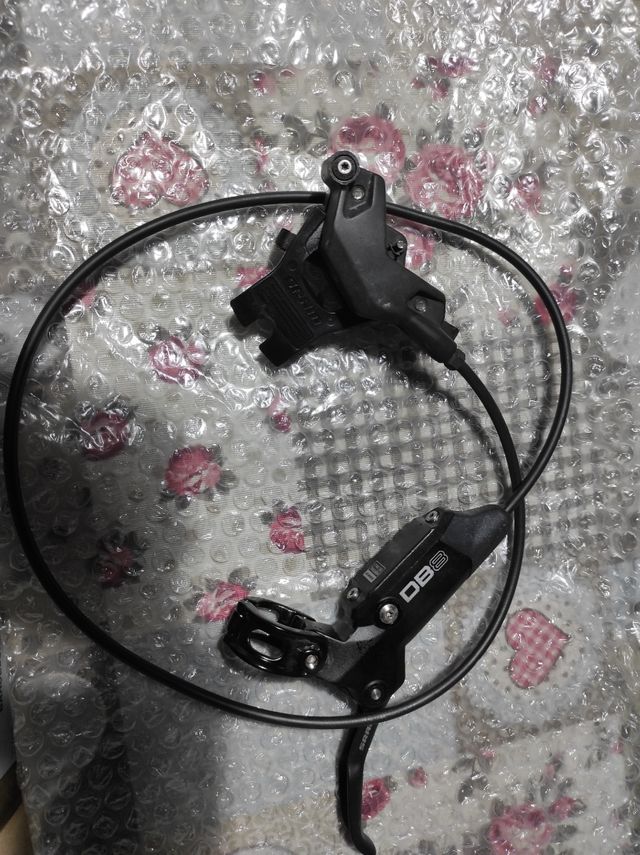 Frenos 4 pistones SRAM DB8