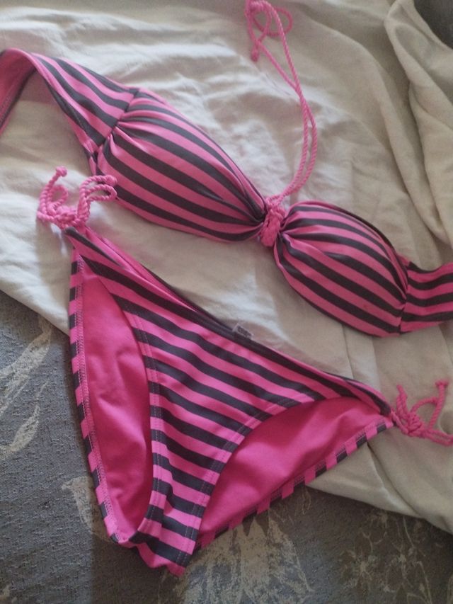 Bikini fucsia rayas