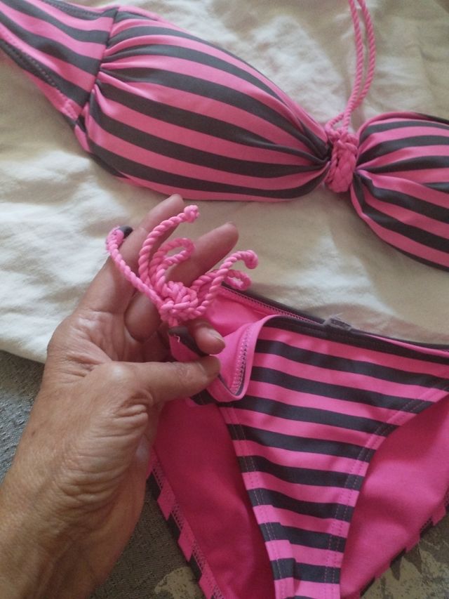 Bikini fucsia rayas