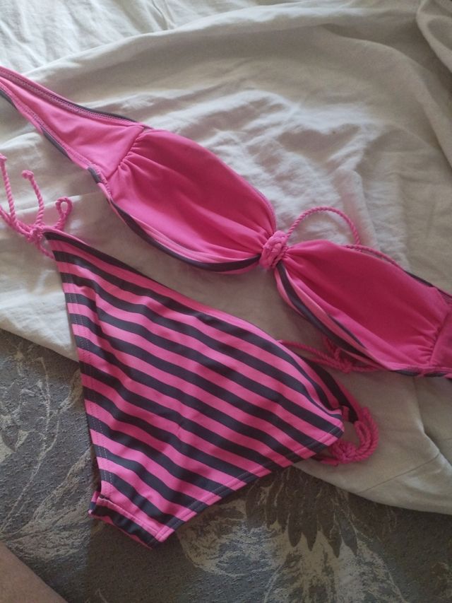 Bikini fucsia rayas