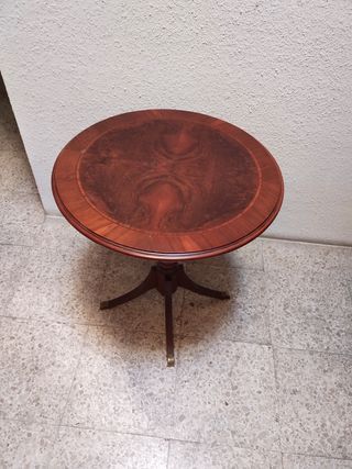 Mesa auxiliar de salón 