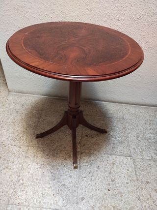 Mesa auxiliar de salón 