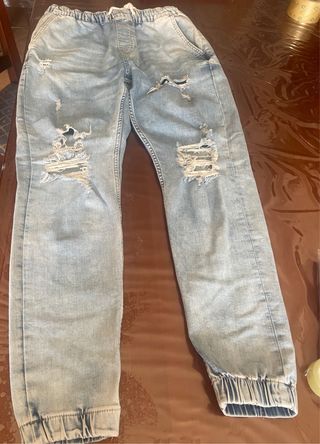 Pantalon vaquero jogger chico, talla 38. 