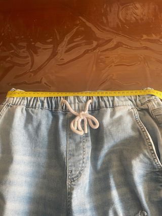 Pantalon vaquero jogger chico, talla 38. 