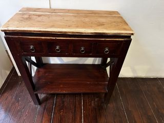 Mueble auxiliar estilo colonial