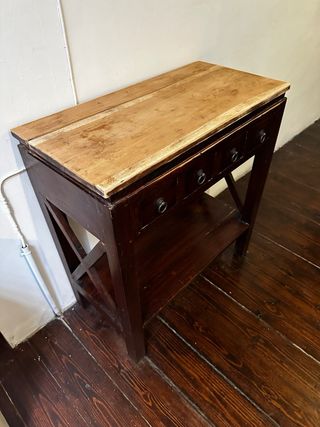 Mueble auxiliar estilo colonial