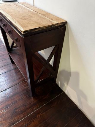 Mueble auxiliar estilo colonial