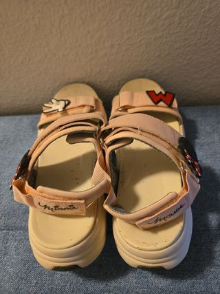 Sandalias técnicas Zara