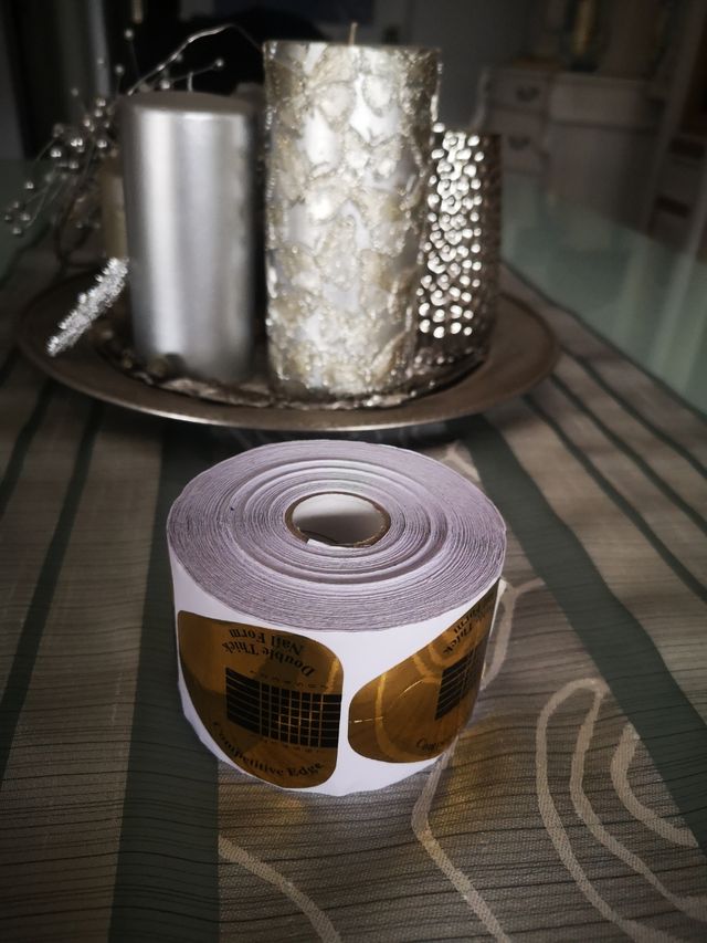 Adesivi per unghie in gel o acrilico