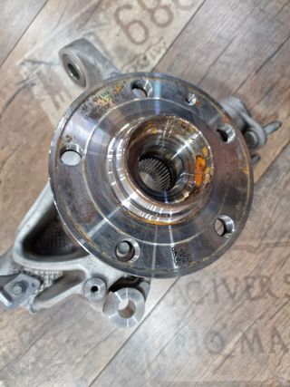 Mangueta completa con buje VW Golf MK8 Gti