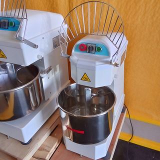💥​ Amasadora Espiral 10 y 20 Litros. Hostelería