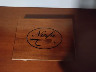 Caja para moscas de pesca