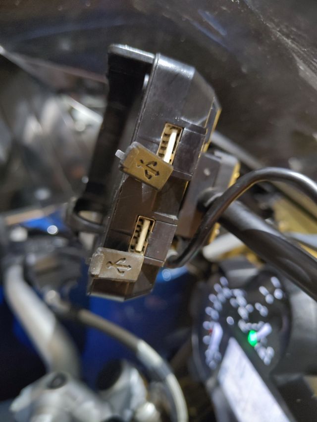 Soporte cargador móvil BMW R 1200 gs