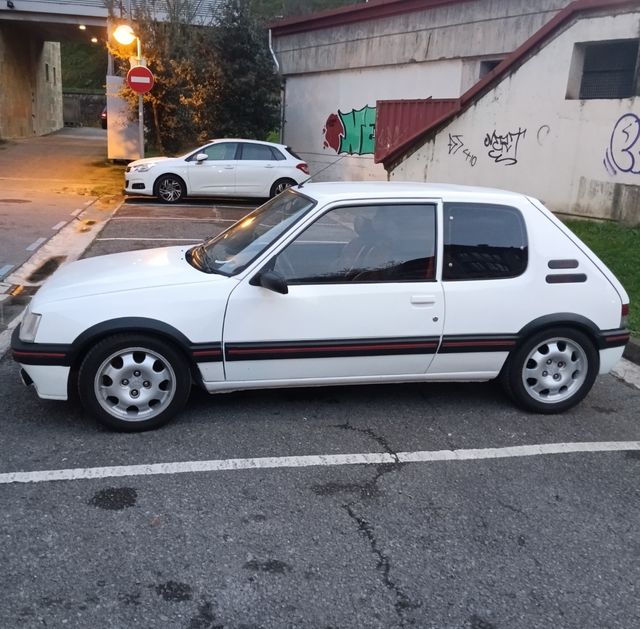 Peugeot 205 GTI