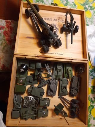 Grande lotto mezzi militari