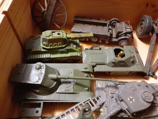 Grande lotto mezzi militari