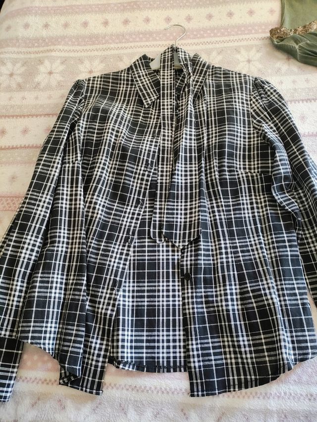 Camisa con corbata a juego