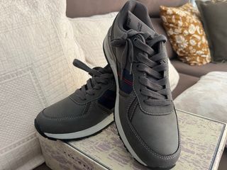 Zapatillas nuevas de hombre
