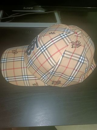 Gorra burberry 