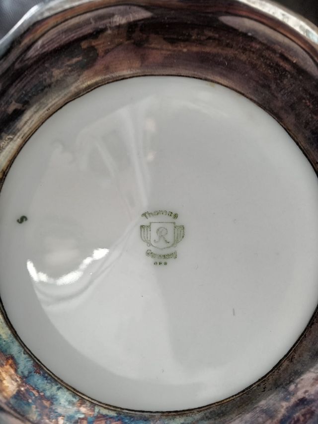 Teiera tedesca in porcellana argentata